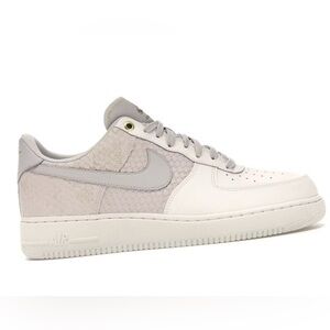Nike Men's Air Force 1 ‘07 LV8 sz 12.5